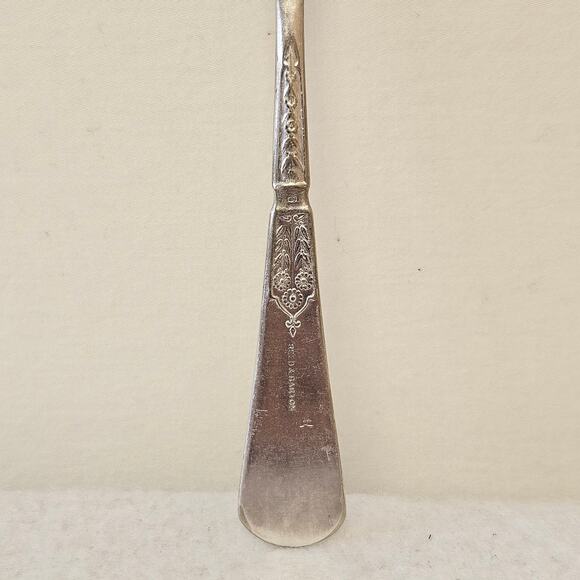 Vintage Reed and Barton Silverplate Sugar Shell Spoon - Picture 7 of 9